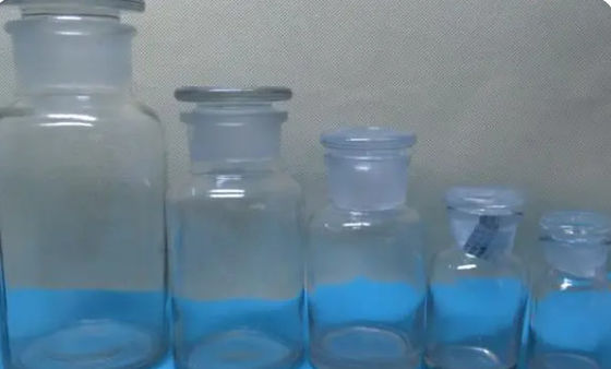 Szklane fiolki z gumowym korkiem do produktów farmaceutycznych